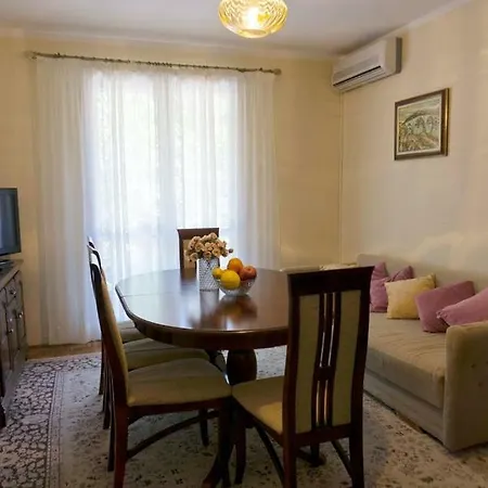 Nina Apartment